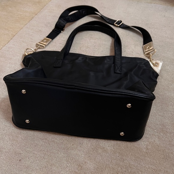 Buttery Soft Versace Bag - Picture 3 of 9